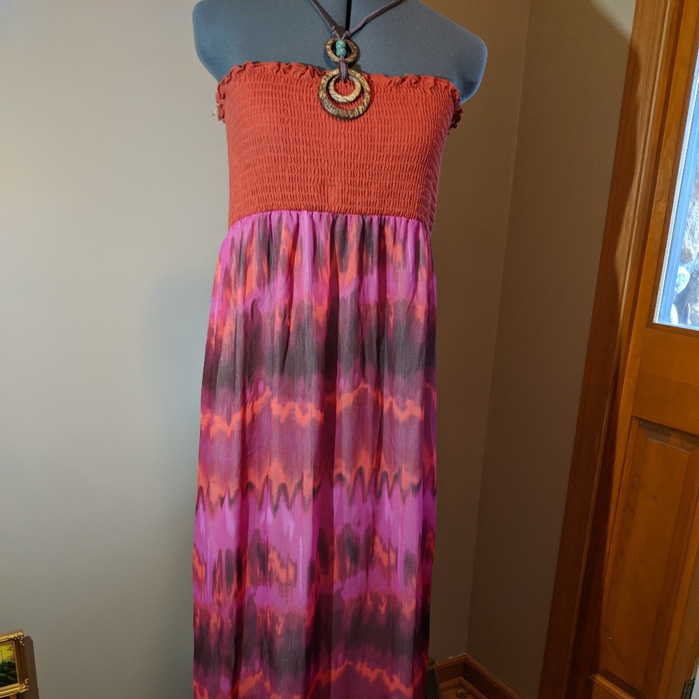 Spoiled large strapless long fuschia dress